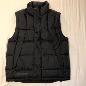 ❌  SOLD ❌ Columbia Black Down Vest Y2k